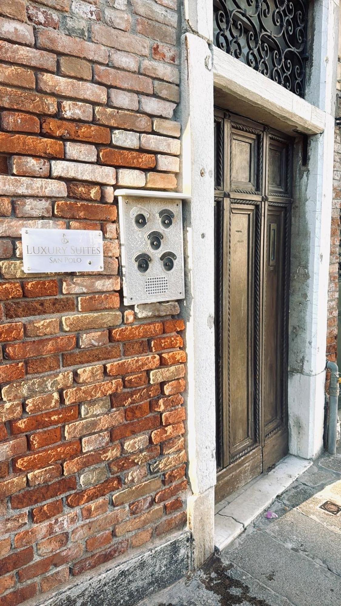 San Polo Luxury Suites In Veneţia Exterior foto